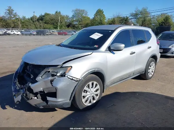 5N1AT2MV4JC722256 2018 NISSAN ROGUE - Image 2