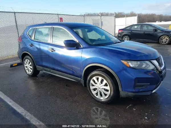 5N1AT2MV4JC728591 2018 NISSAN ROGUE - Image 1