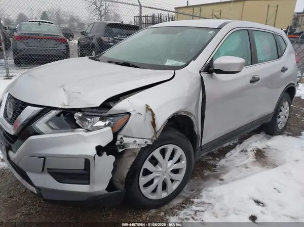 5N1AT2MV4JC729451 2018 NISSAN ROGUE - Image 2