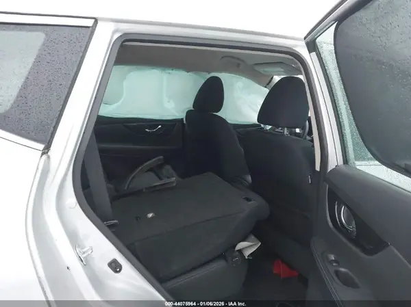 5N1AT2MV4JC729451 2018 NISSAN ROGUE - Image 8