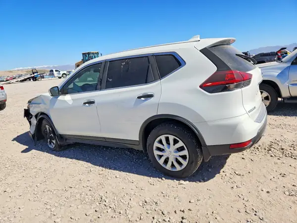 5N1AT2MV4JC731376 2018 NISSAN ROGUE - Image 2