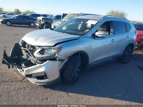 5N1AT2MV4JC731457 2018 NISSAN ROGUE - Image 2