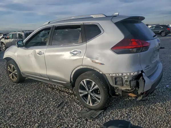 5N1AT2MV4JC732849 2018 NISSAN ROGUE - Image 2