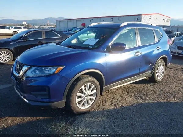 5N1AT2MV4JC733290 2018 NISSAN ROGUE - Image 2