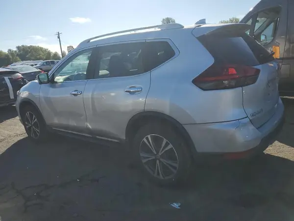 5N1AT2MV4JC734214 2018 NISSAN ROGUE - Image 2