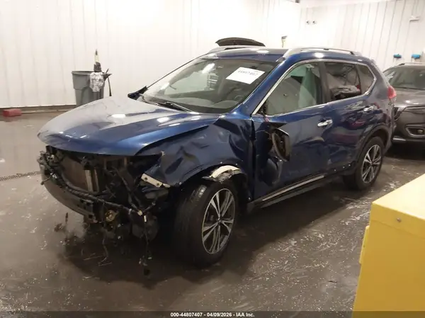 5N1AT2MV4JC742538 2018 NISSAN ROGUE - Image 2