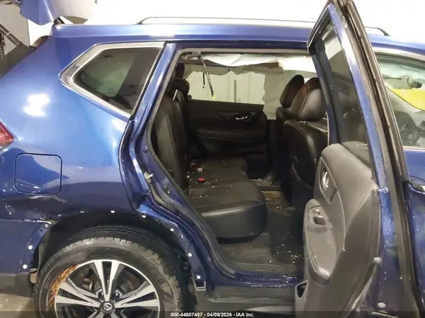 5N1AT2MV4JC742538 2018 NISSAN ROGUE - Image 8