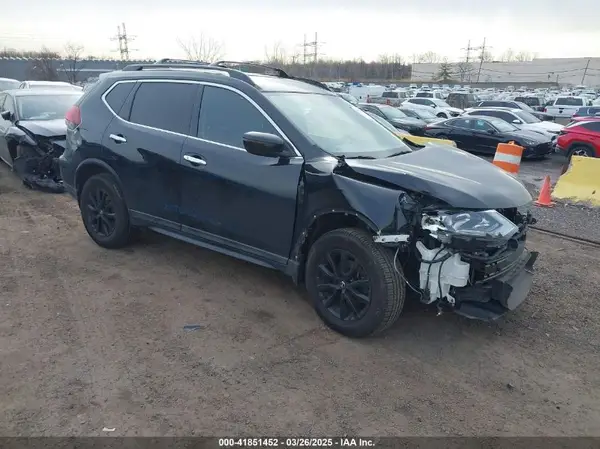 5N1AT2MV4JC742605 2018 NISSAN ROGUE - Image 1