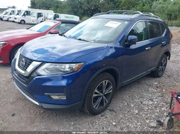 5N1AT2MV4JC742913 2018 NISSAN ROGUE - Image 2