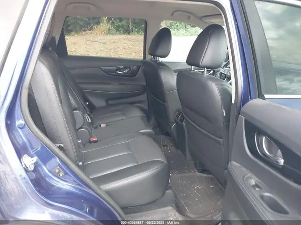 5N1AT2MV4JC742913 2018 NISSAN ROGUE - Image 8