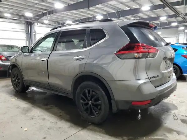 5N1AT2MV4JC743382 2018 NISSAN ROGUE - Image 2