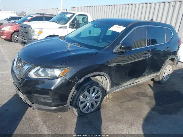 5N1AT2MV4JC743687 2018 NISSAN ROGUE - Image 2