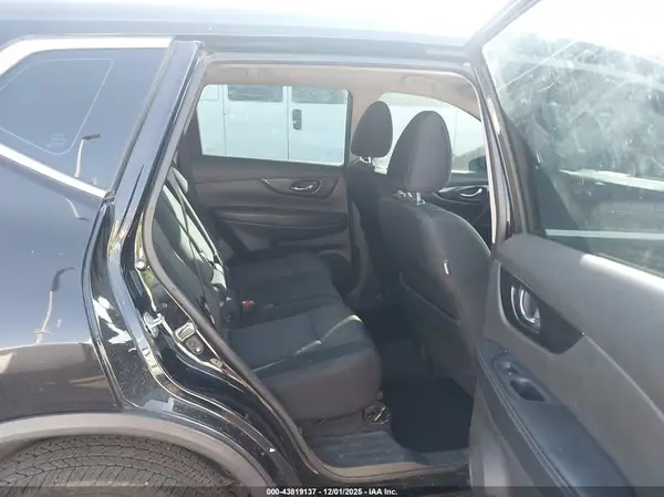 5N1AT2MV4JC743687 2018 NISSAN ROGUE - Image 8