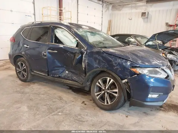 5N1AT2MV4JC745312 2018 NISSAN ROGUE - Image 1