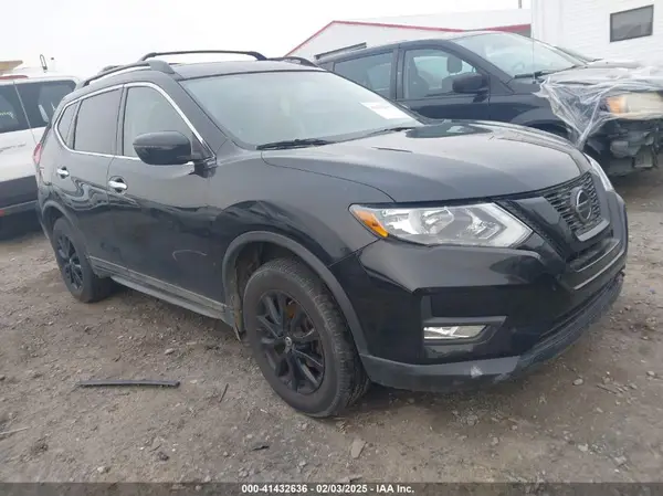 5N1AT2MV4JC747142 2018 NISSAN ROGUE - Image 1