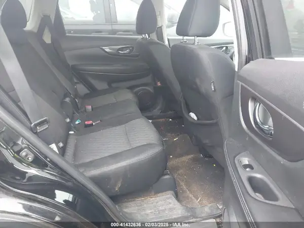 5N1AT2MV4JC747142 2018 NISSAN ROGUE - Image 8
