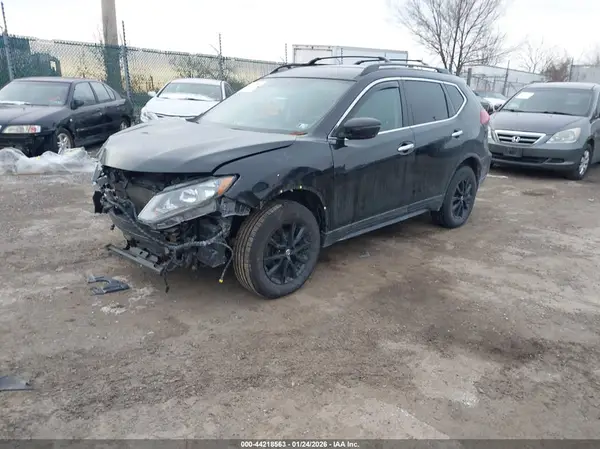 5N1AT2MV4JC748386 2018 NISSAN ROGUE - Image 2