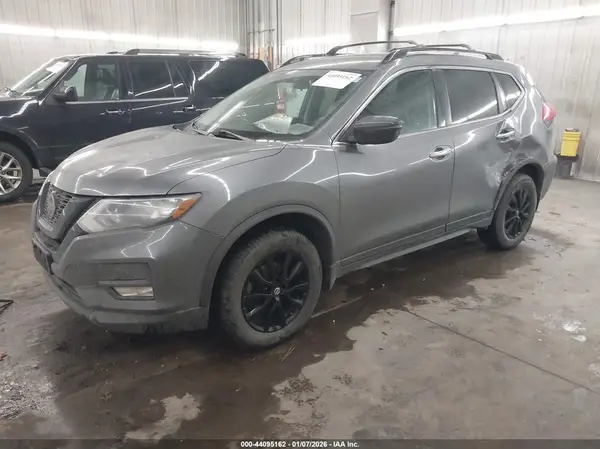 5N1AT2MV4JC754141 2018 NISSAN ROGUE - Image 2