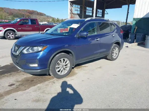 5N1AT2MV4JC755712 2018 NISSAN ROGUE - Image 2