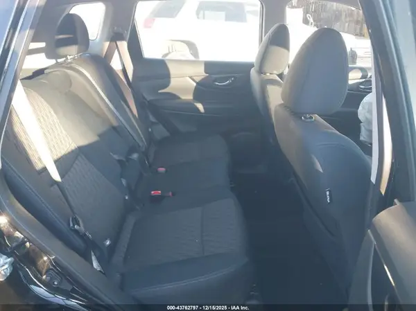 5N1AT2MV4JC756441 2018 NISSAN ROGUE - Image 8