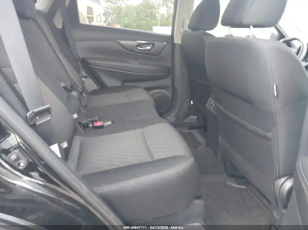 5N1AT2MV4JC756875 2018 NISSAN ROGUE - Image 8