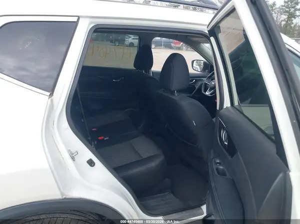 5N1AT2MV4JC760926 2018 NISSAN ROGUE - Image 8