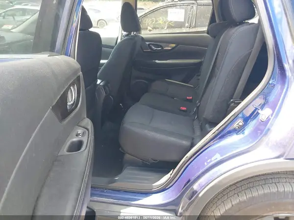 5N1AT2MV4JC762563 2018 NISSAN ROGUE - Image 8