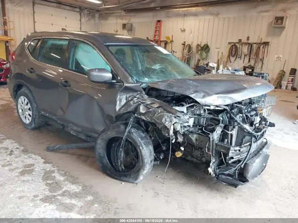 5N1AT2MV4JC770548 2018 NISSAN ROGUE - Image 1
