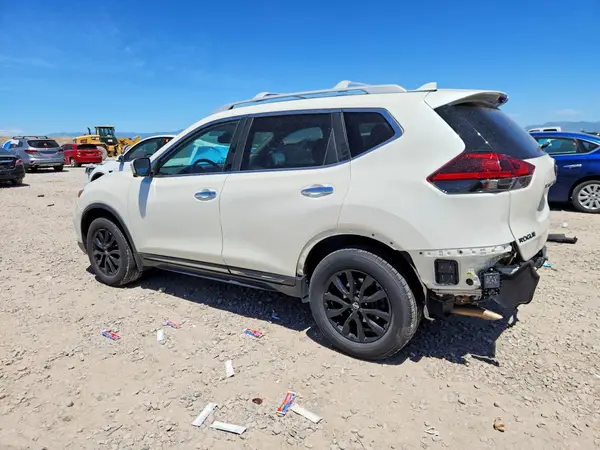 5N1AT2MV4JC772736 2018 NISSAN ROGUE - Image 2