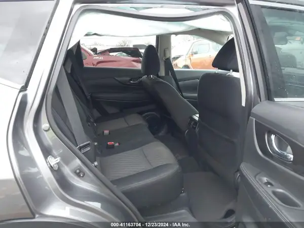 5N1AT2MV4JC772929 2018 NISSAN ROGUE - Image 8