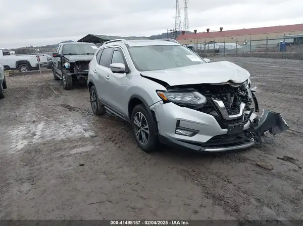 5N1AT2MV4JC785437 2018 NISSAN ROGUE - Image 1