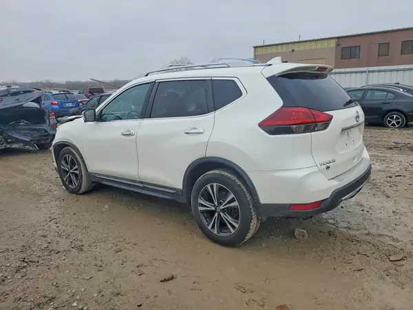 5N1AT2MV4JC793585 2018 NISSAN ROGUE - Image 2