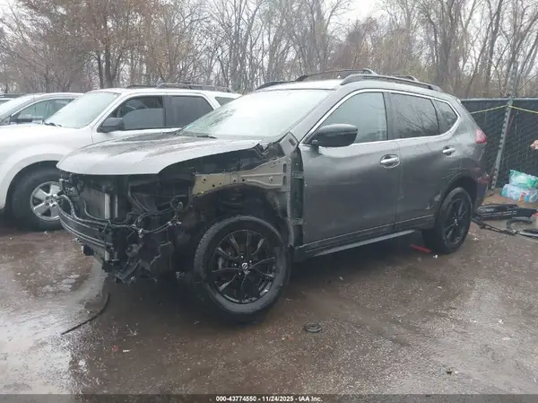 5N1AT2MV4JC794042 2018 NISSAN ROGUE - Image 2