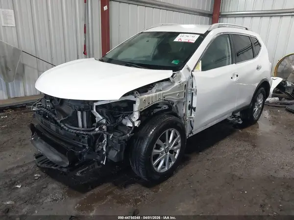 5N1AT2MV4JC794803 2018 NISSAN ROGUE - Image 2