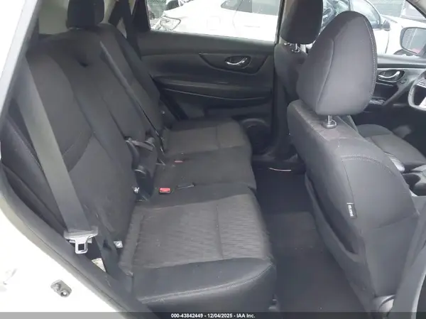 5N1AT2MV4JC797653 2018 NISSAN ROGUE - Image 8