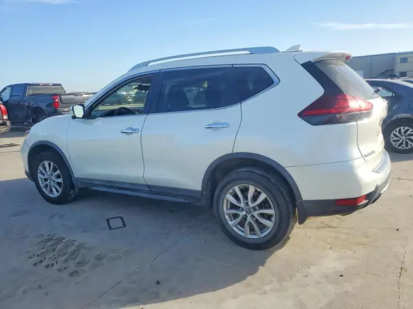5N1AT2MV4JC800163 2018 NISSAN ROGUE - Image 2