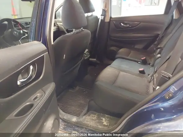 5N1AT2MV4JC804360 2018 NISSAN ROGUE - Image 8