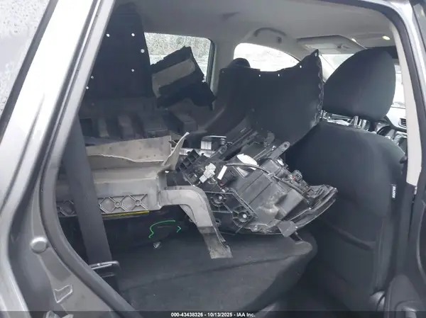 5N1AT2MV4JC810305 2018 NISSAN ROGUE - Image 8
