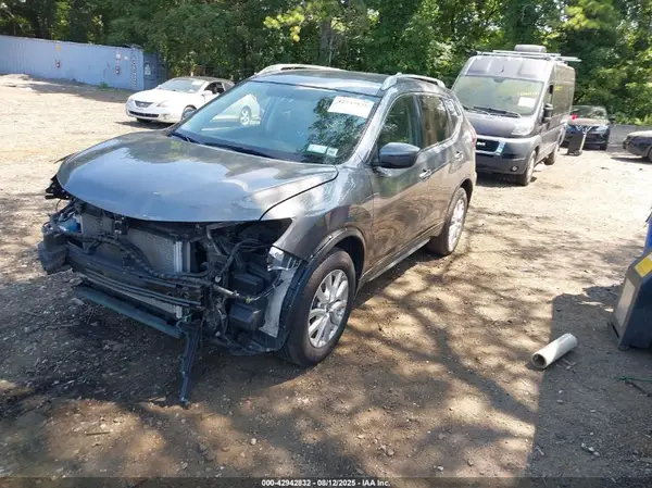 5N1AT2MV4JC813429 2018 NISSAN ROGUE - Image 2