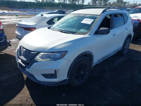 5N1AT2MV4JC814015 2018 NISSAN ROGUE - Image 2