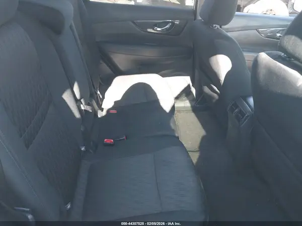 5N1AT2MV4JC814015 2018 NISSAN ROGUE - Image 8