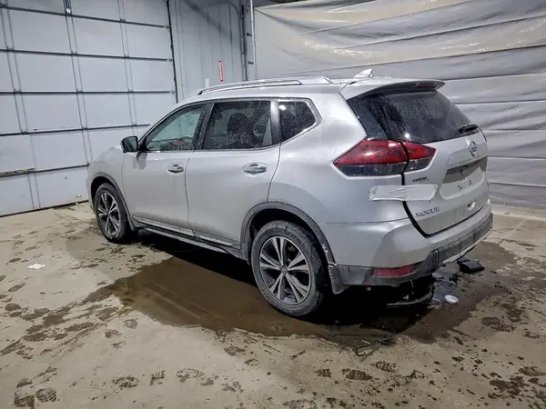 5N1AT2MV4JC814256 2018 NISSAN ROGUE - Image 2