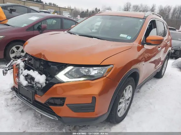 5N1AT2MV4JC820963 2018 NISSAN ROGUE - Image 2