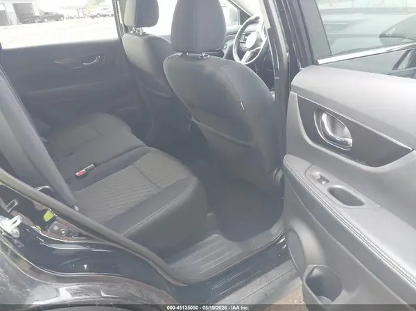 5N1AT2MV4JC827153 2018 NISSAN ROGUE - Image 8