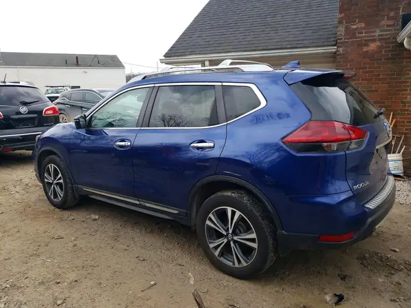 5N1AT2MV4JC831994 2018 NISSAN ROGUE - Image 2