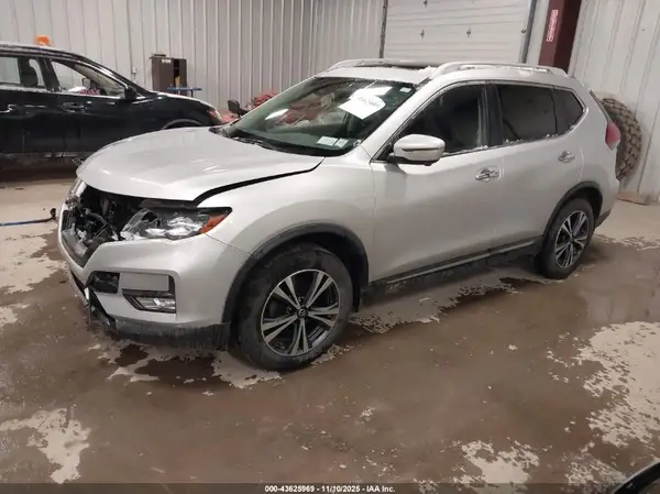 5N1AT2MV4JC839268 2018 NISSAN ROGUE - Image 2