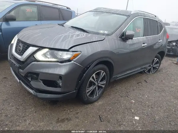 5N1AT2MV4JC842994 2018 NISSAN ROGUE - Image 2