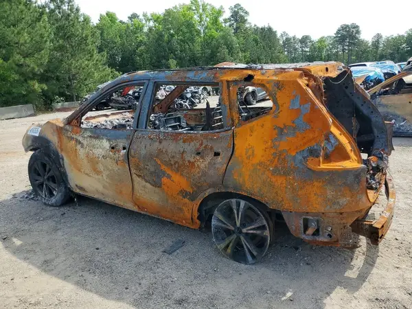 5N1AT2MV4JC843840 2018 NISSAN ROGUE - Image 2