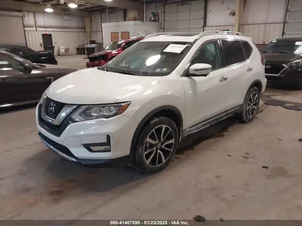 5N1AT2MV4KC718953 2019 NISSAN ROGUE - Image 2