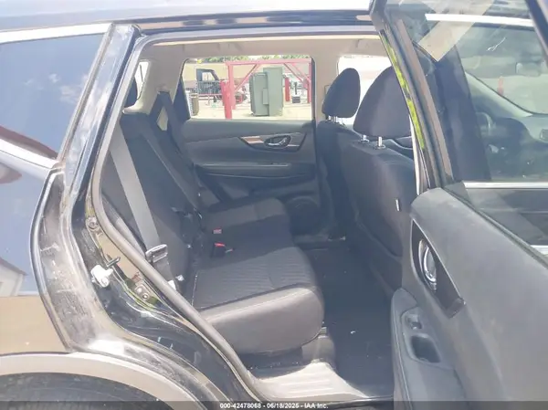 5N1AT2MV4KC723053 2019 NISSAN ROGUE - Image 8